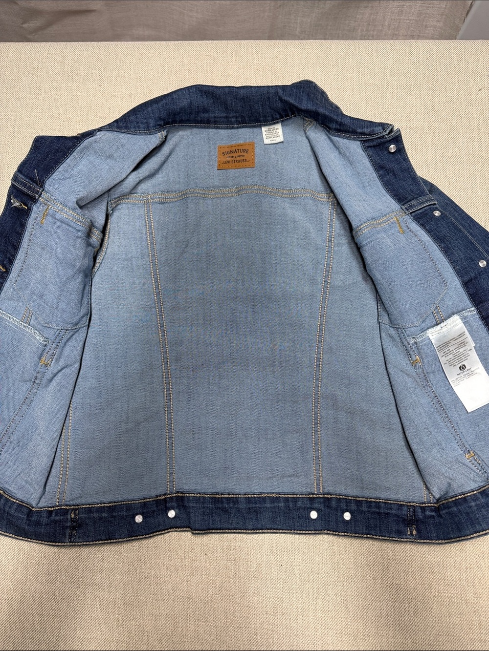 Signature by Levi Strauss Blue Denim Jacket with Copper Buttons. 0169 - Picture 8 of 10